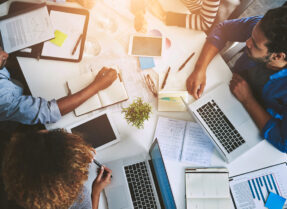 investing wordpress themes